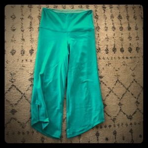Rare, Old school Lululemon wide leg angled crop